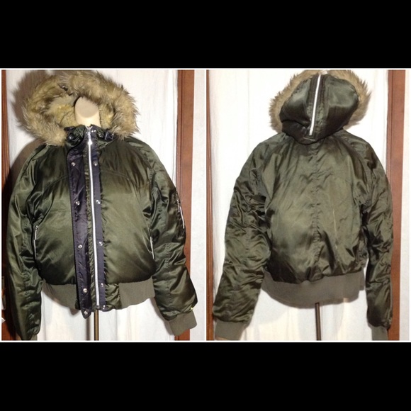 nike hooded bomber jacket